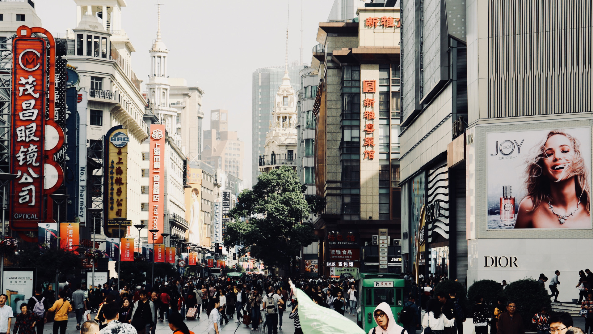 LA CIUDAD ESCASA DESDE LA MIRADA DE LOS EXCLUIDOS